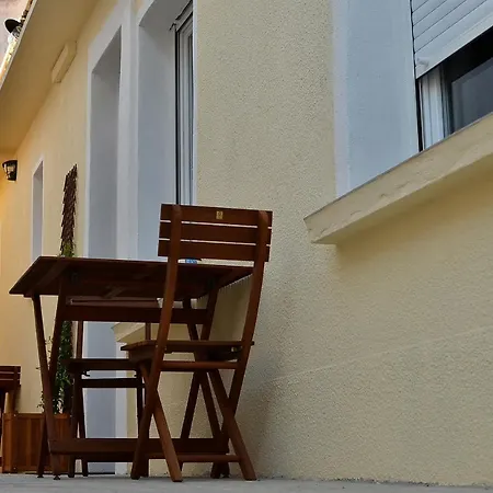 Mistral Appartements Port-Saint-Louis-du-Rhone Exterior photo